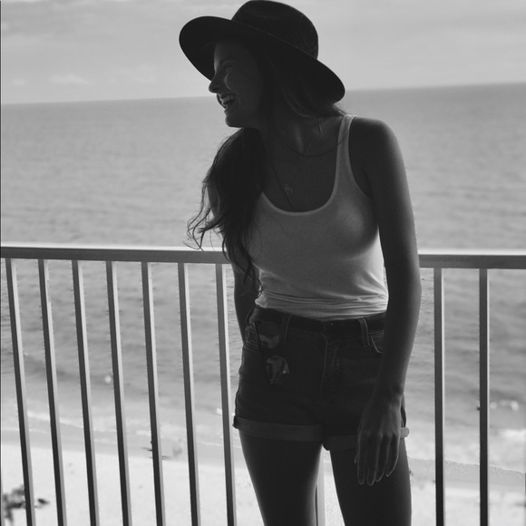 Meet your Posher, Riley Rebel Wryn - Picture 4 of 4